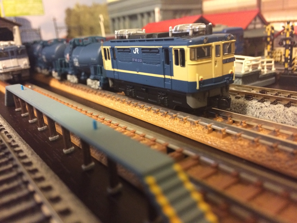 JR貨物 EF65形直流電気機関車 2000番台 特急色 B