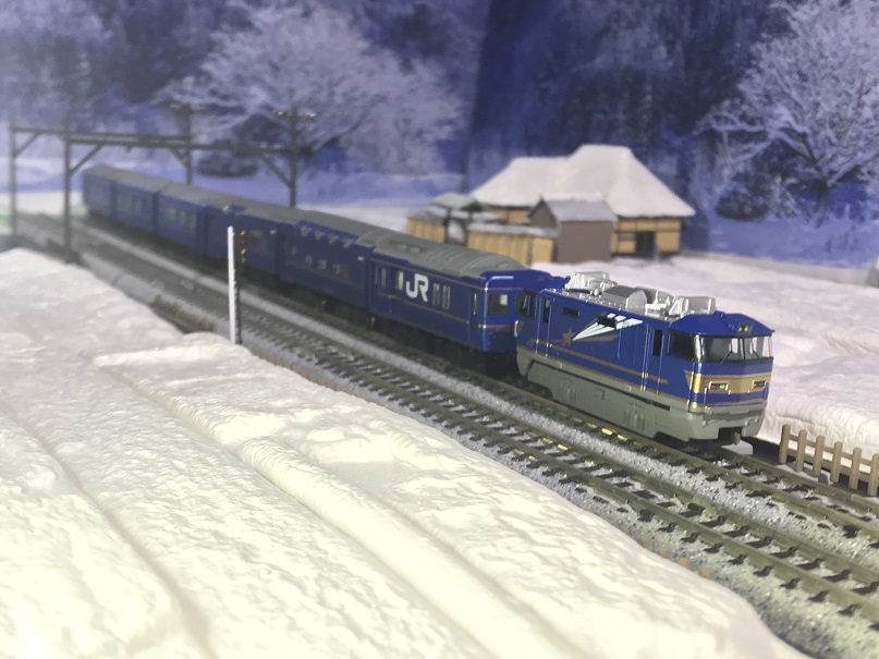 100均グッズでお手軽に雪景色の鉄道ジオラマ撮影を楽しむ - 京阪神