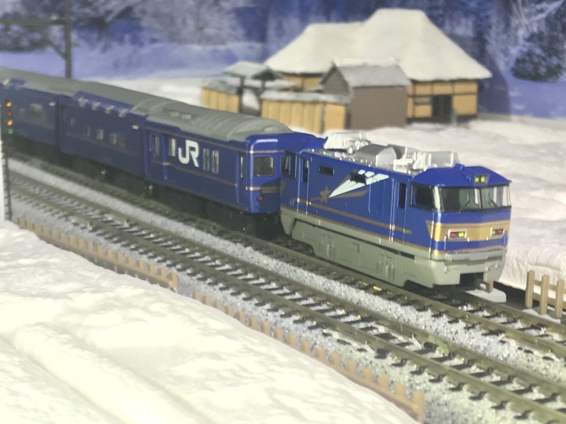 100均グッズでお手軽に雪景色の鉄道ジオラマ撮影を楽しむ - 京阪神
