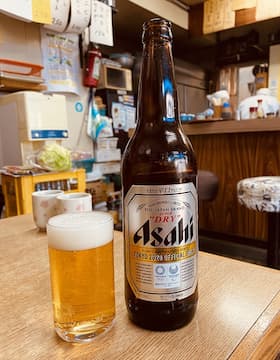 「みのや」の大瓶600円。