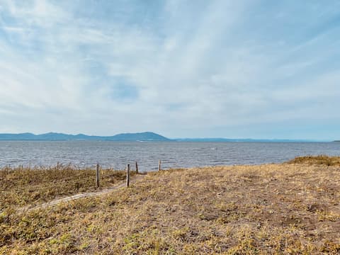 「ワッカ原生花園」からのサロマ湖の景色