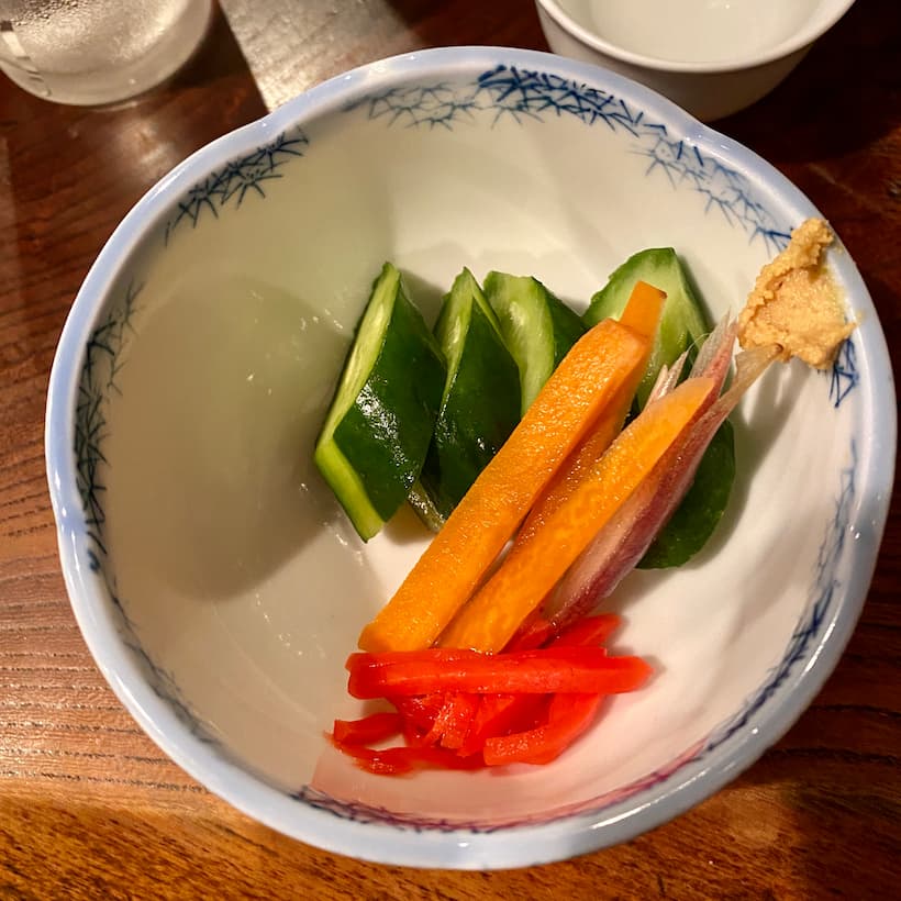 鶯谷「鍵屋」でお新香