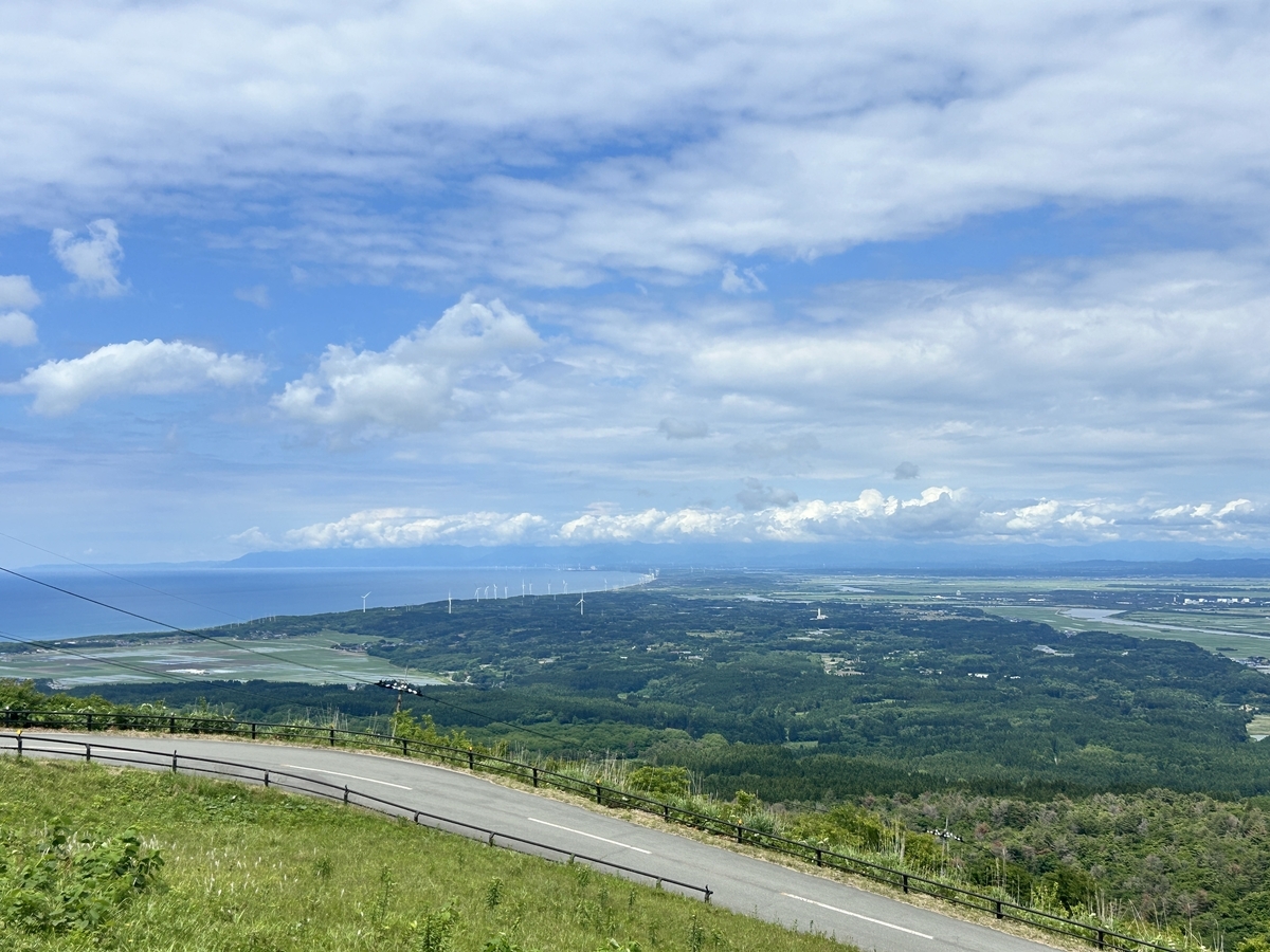 男鹿半島の寒風山からの北側景色