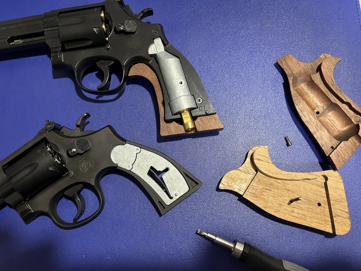 タナカ スマイソン と マルシン M686 モデルガン ＆ Xカートリッジ