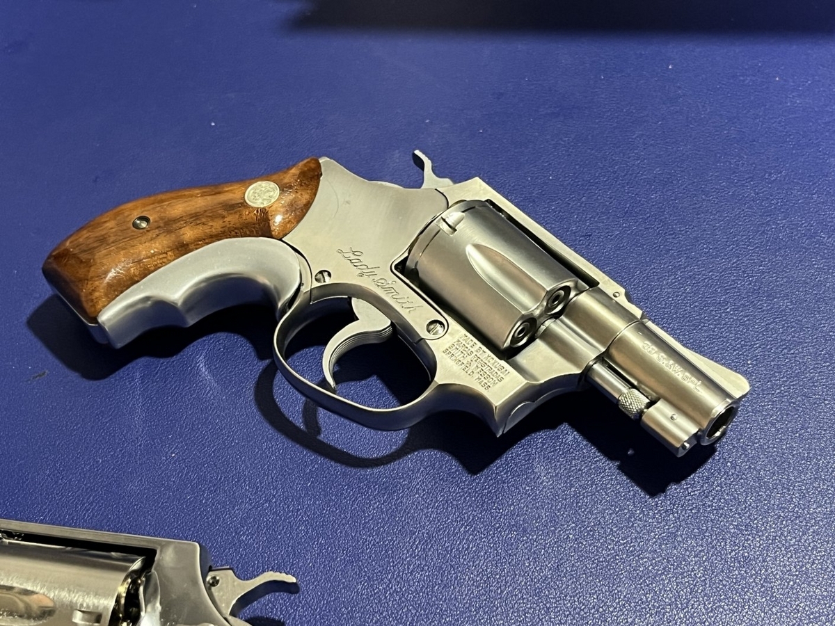 Lady Smith (レディスミス) 2インチ と M1877 と デビルサマナー