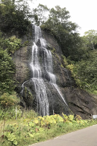 セセキの滝