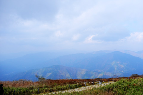 伊吹山山頂から