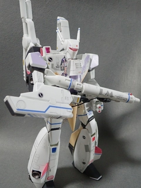 完成作品】ハセガワ 超時空要塞マクロス 1/72 VF-1S バトロイド 完成作品】ハセガワ 超時空要塞マクロス 1/72 VF-1S バトロイド