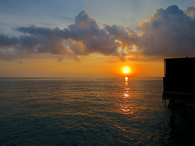 Thulhagiri Island Resort & Spa 夕日