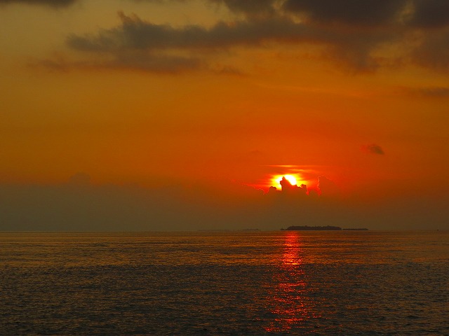 Thulhagiri Island Resort & Spa 夕日