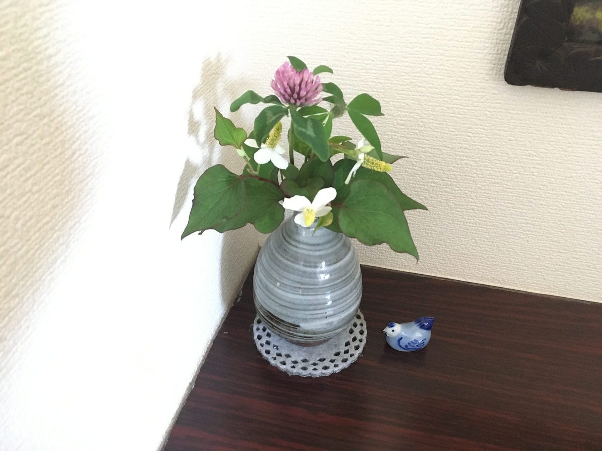 花を飾る場所 片隅でひっそりと