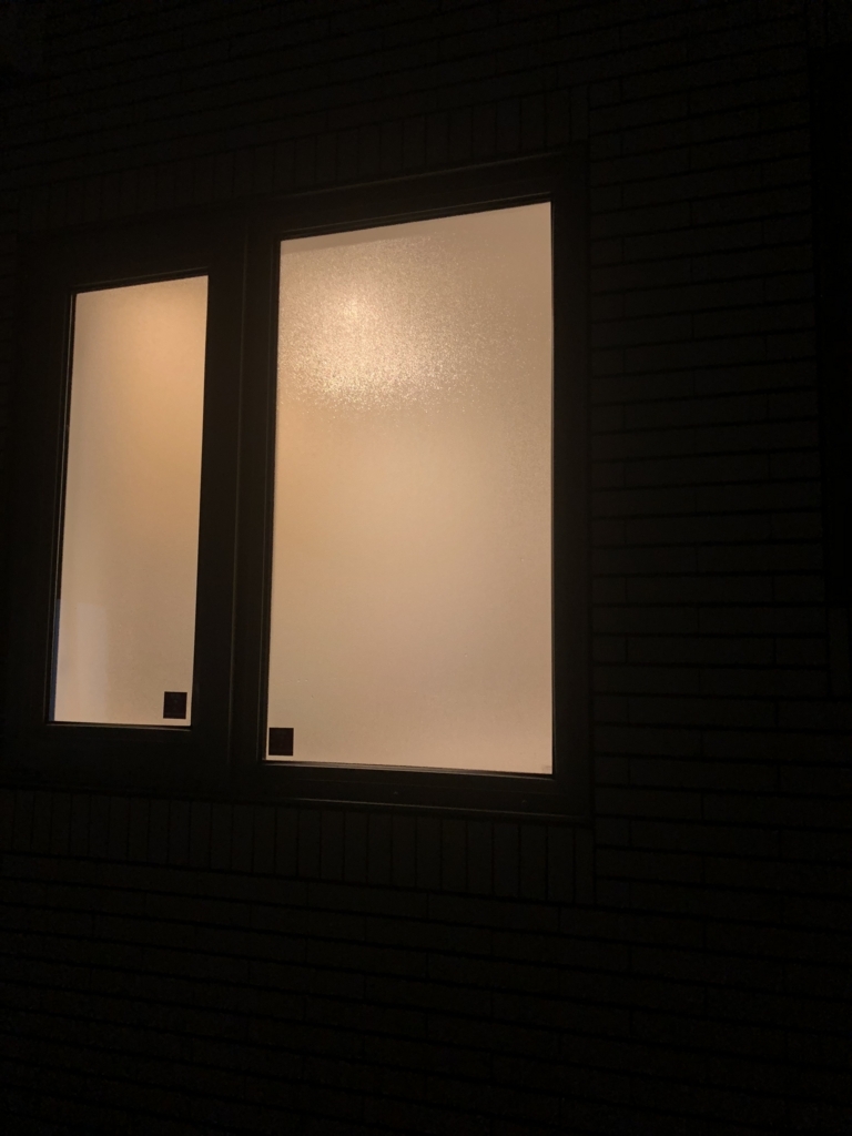 窓 から かすみ が 見える