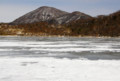 小沼湖面から黒桧山ー駒ケ岳方面