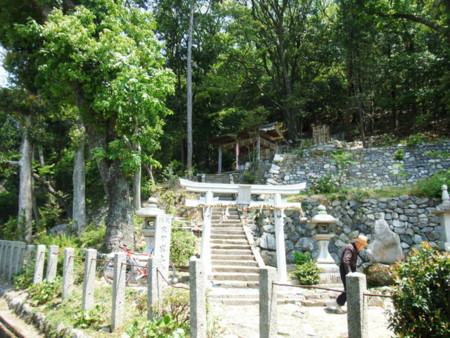 松ヶ崎の岩上神社