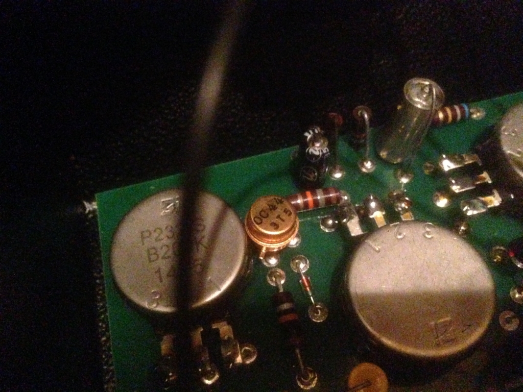 JEXT TELEZ DIZZY TONE GOLD FONT - FUZZ AROUND