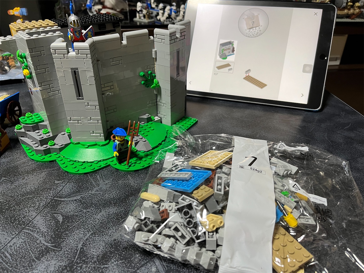 LEGO 10305 ライオン騎士の城 完成後の全体の印象と 全26袋中1～8袋目 