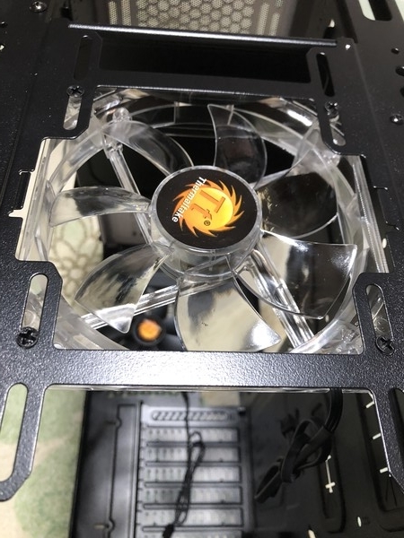 サーマルテイクH26/PCケース、玄人志向の電源/ケースファンCPUファンセット サーマルテイクH26/PCケース、玄人志向の電源/ケースファンCPU