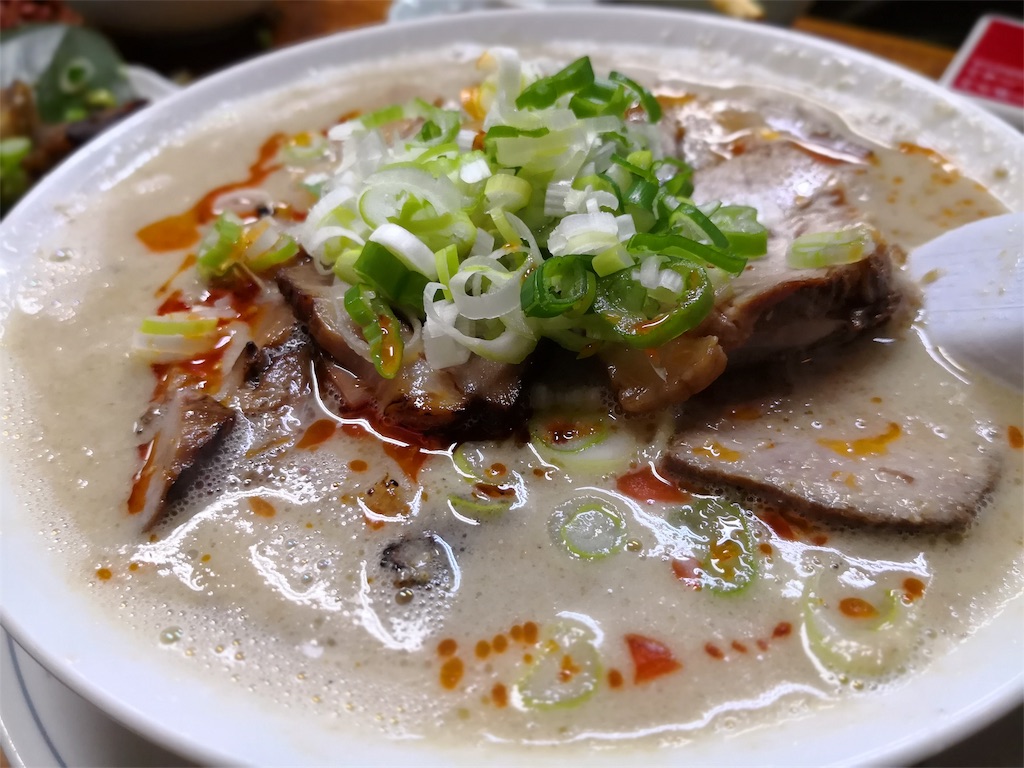 かし亀　加須　チャーシューがのった担々ラーメン