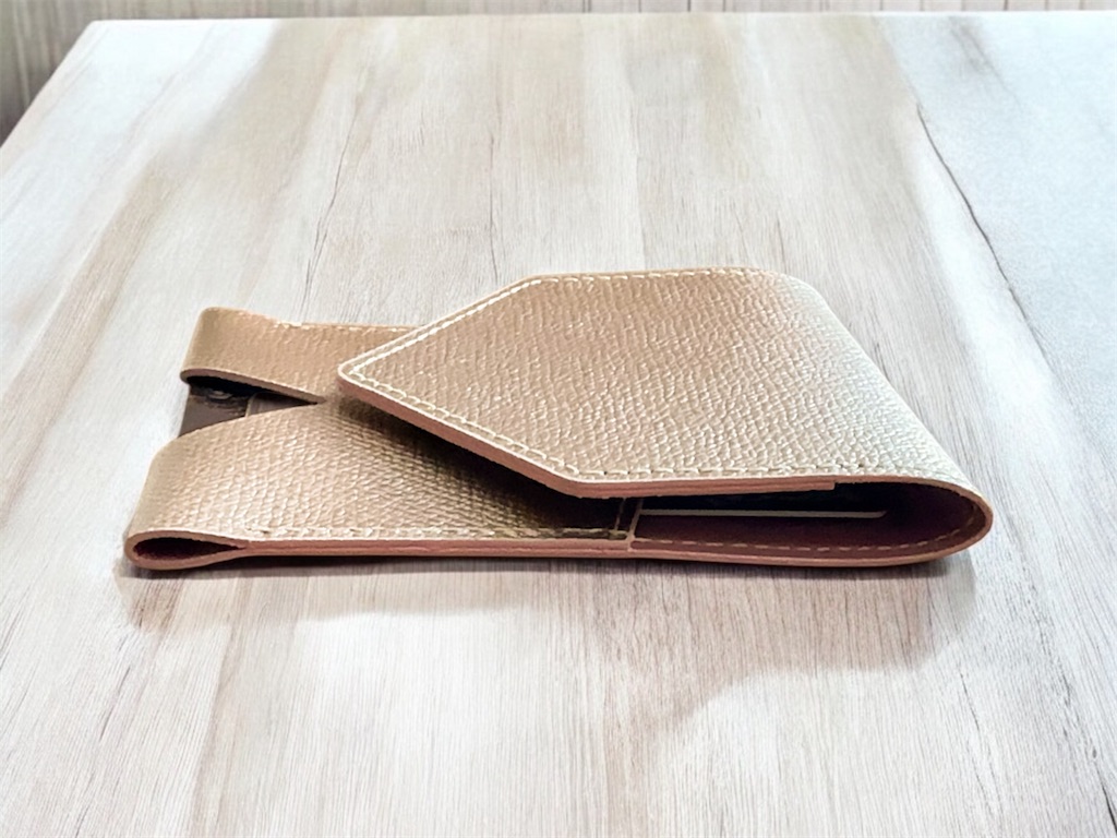 abrAsus(アブラサス)「シンプルなカードケース」