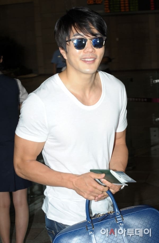 6/17 Today’s News④ クォン·サンウ「横顔も芸術だよ〜」&サンウ羽田に到着(≧ ≦) - Dream of Sangwoo