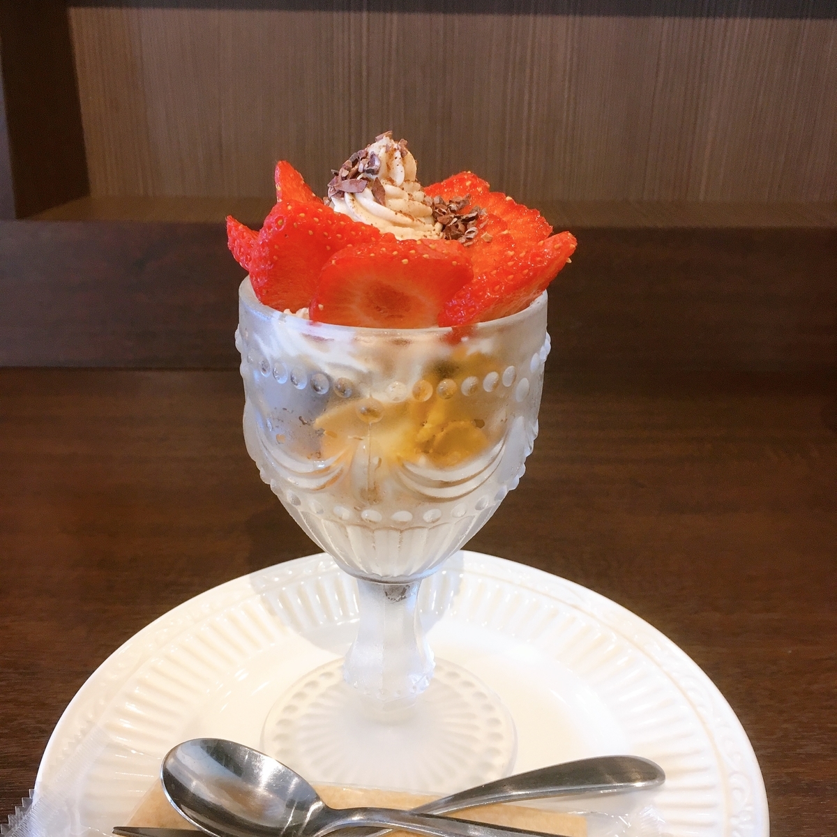 ヴィーガンいちごパフェ