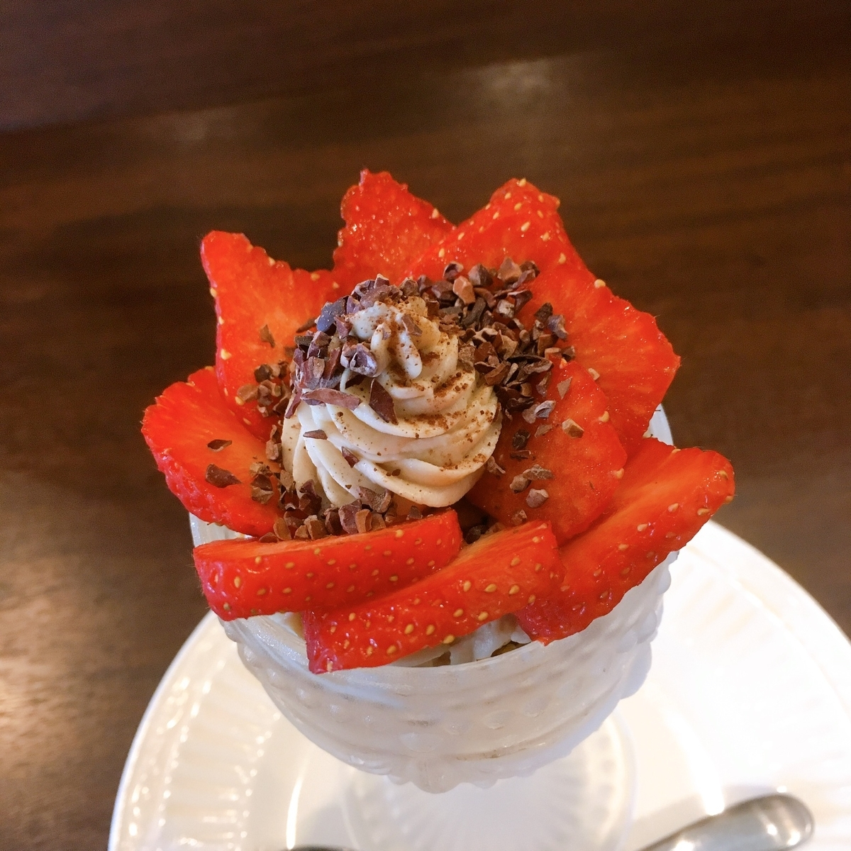 ヴィーガンいちごパフェ上から