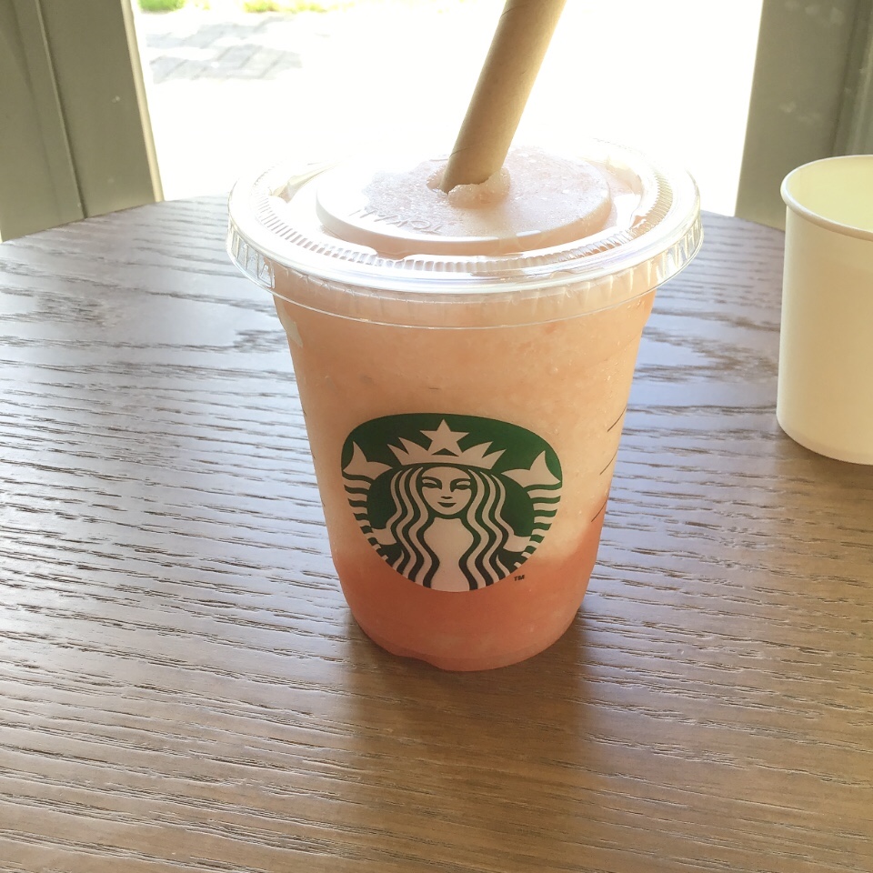 ストロベリーフラペチーノ　豆乳　ホイップなし