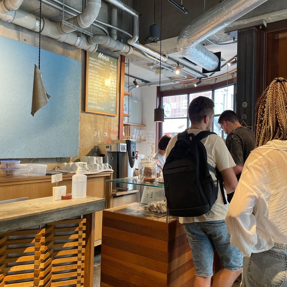BERTH COFFEE店内