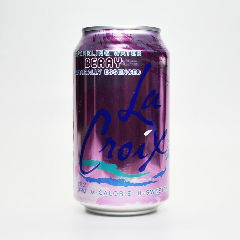 アメリカで人気の炭酸水「ラクロワ（LaCroix）ベリー」強めのベリー