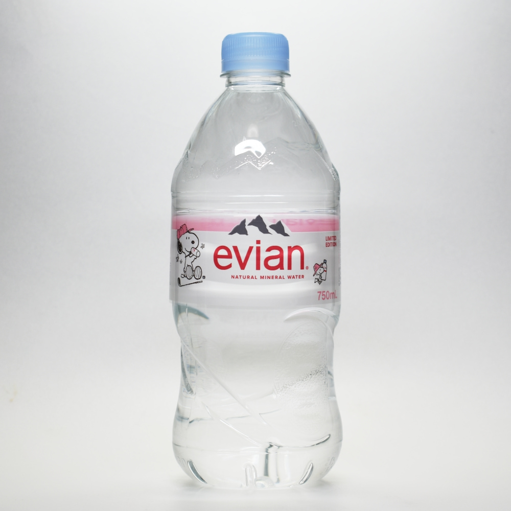 エビアン ナチュラルミネラルウォーター,evian NATURAL MINERAL WATER,750mlペットボトル