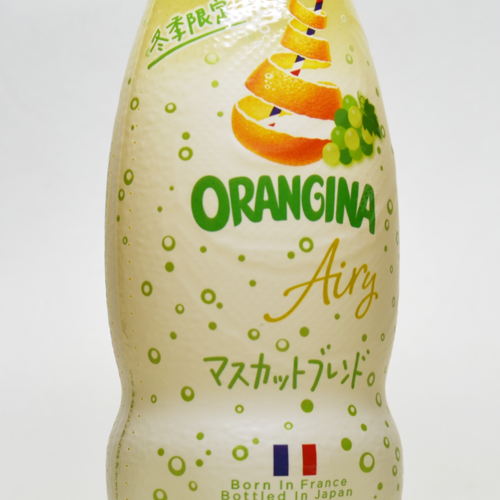 オランジーナ エアリー マスカットブレンド,ペットボトルラベル,パッケージデザイン
