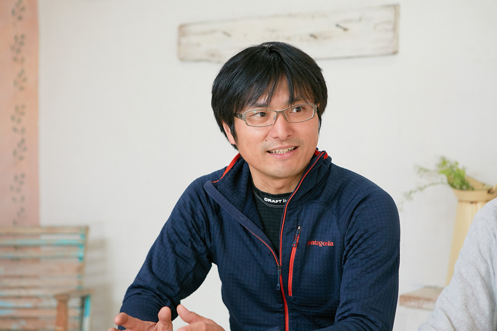 僕は輪っかがついた動く物が大好き。私は助手席で彼についていくだけ。