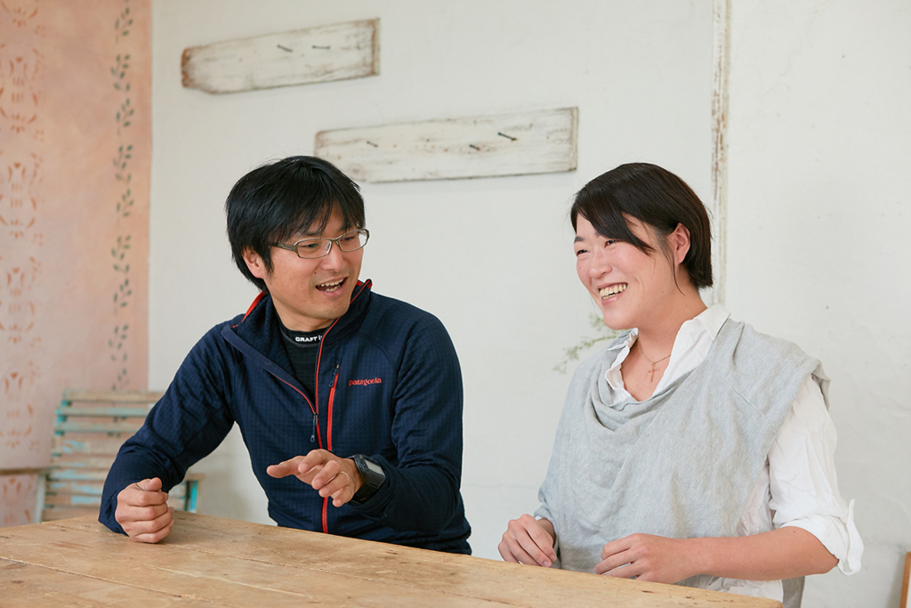 僕は輪っかがついた動く物が大好き。私は助手席で彼についていくだけ。