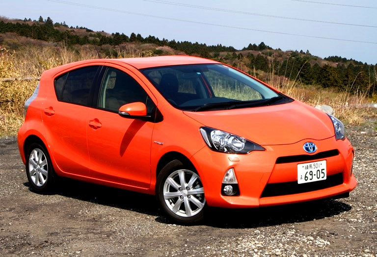 トヨタ　アクア