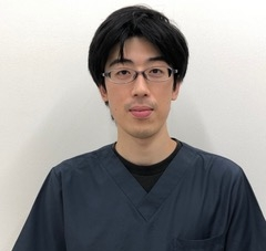 新居 康行（獣医師）