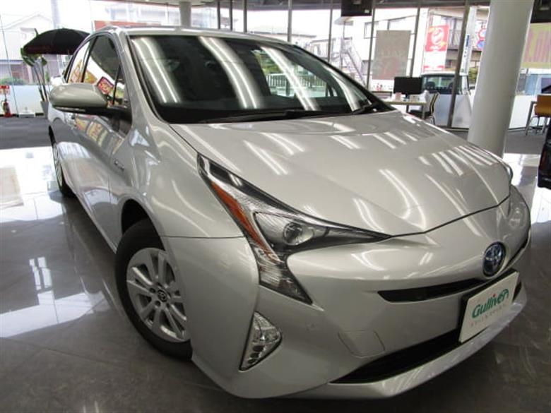 トヨタ／プリウス