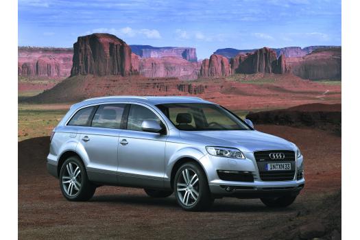 アウディ Q7