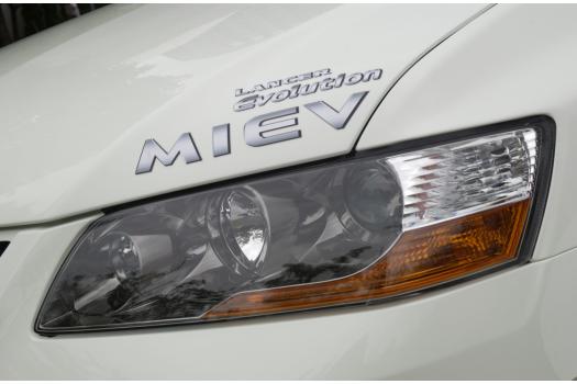 三菱 ランサーエボリューションMIEV