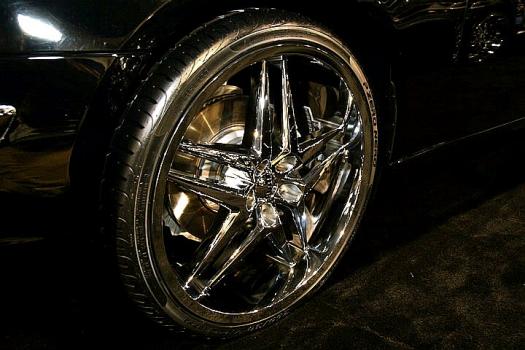 自慢のホイールを見て送れ！一番豪華なBMWをクールなセンスでカスタマイズ！誰にも負けない存在感をみにつけた７シリーズの登場だ！