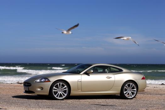 ジャガーRシリーズの試乗DVDと￼XK カタログ数冊￼セット。 ジャガー XK 2006年モデルの価格・グレード一覧 価格.com