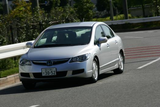 ホンダ シビック ハイブリッド 試乗記ホンダの近未来を示す意欲