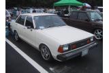 日産　サニー セダン