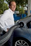 水素自動車「BMW Hydrogen 7」を世界で初めて市場導入!!