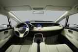 ホンダ 販売開始に向けて、次世代燃料電池車「FCX コンセプト」の走行を公開 