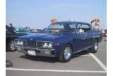 330系　日産　グロリア　4ドアHT