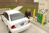 フォード 水素燃料ステーションを開設!
