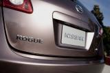 日産 「ローグ（Rogue）」エンブレム