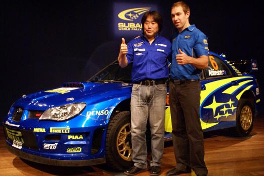 【SUBARU 06WRC】新井 敏弘、C.アトキンソン各選手とワールドラリーカー『スバル インプレッサ WRC2006』