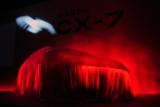 新型「マツダCX-7」の発表会オープニング演出