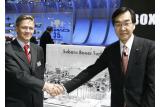 Mr. Zellweger, Managing Director of Subaru Schweiz AG and Mr. Mori, President and CEO of FHI